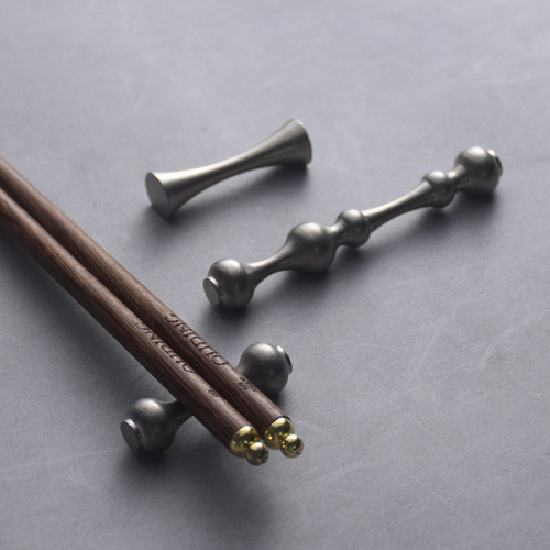 Creative chopstick holder Japanese chopstick pillow 304 stainless steel retro old home hotel tableware holder table chopstick holder