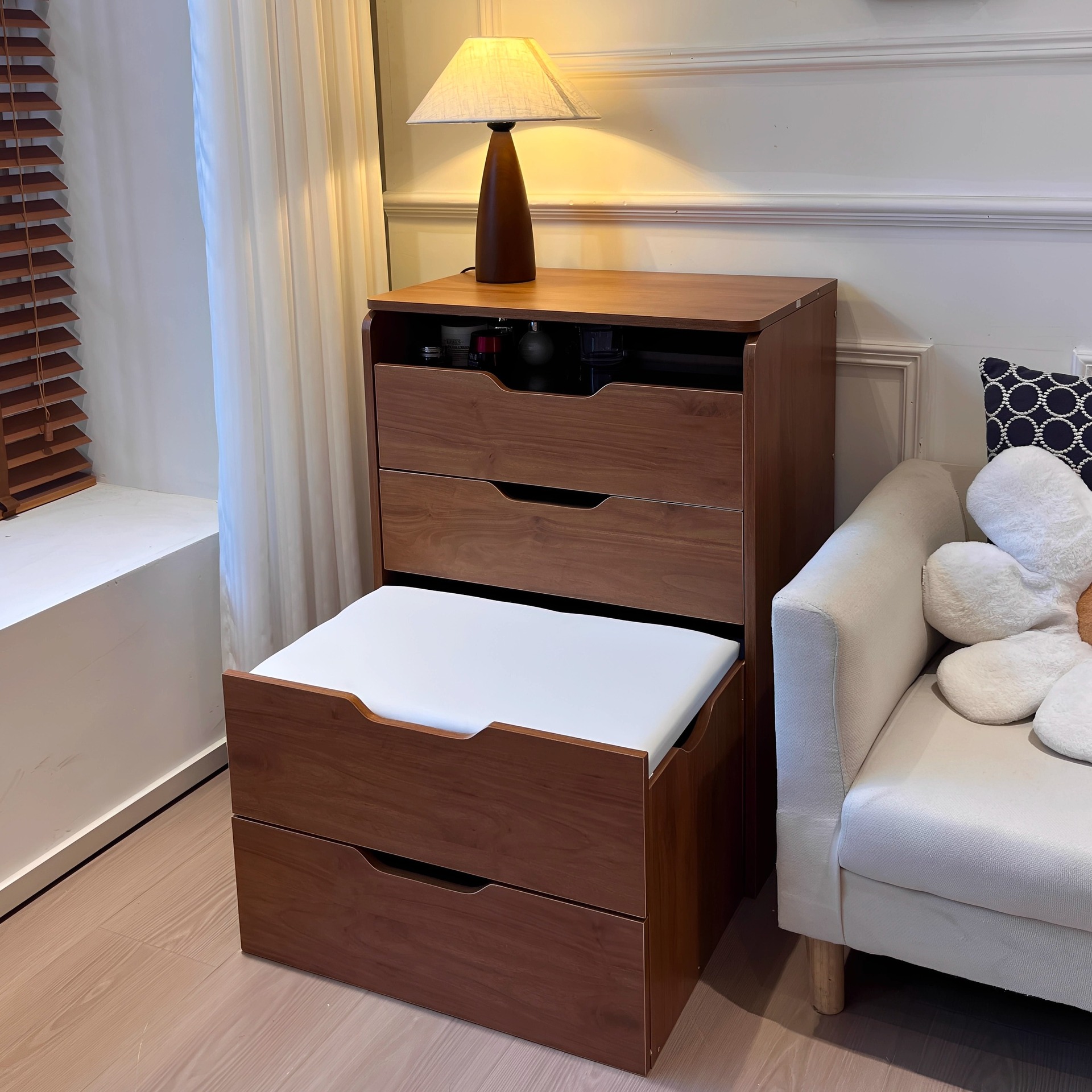 Comedor de tocador tablero de cabezal de cama dormitorio pequeño 2025 nuevo espejo mesa de maquillaje gabinete de almacenamiento en un escritorio mini esquina