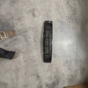 Suitable for 2003-06 Porsche Cayenne center grille front grille radiator