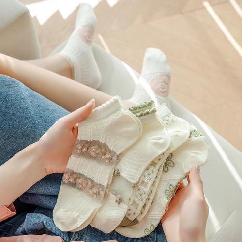 Socks for women in spring and summer Korean style thin socks summer sweat-absorbent breathable invisible socks Japanese sweet floral women's socks
