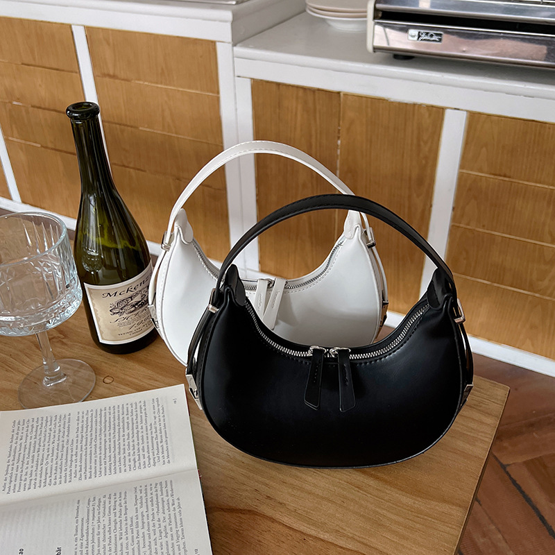 Design portátil coreano novo crescente picante menina axila fivela de metal pequena bolsa redonda para mulheres_voghion.com