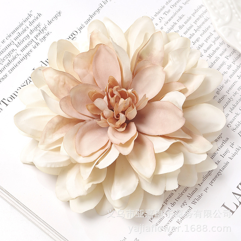 新しいスタイルのダリアの花のシミュレーションの菊の頭diyの胸の花の帽子のシミュレーションの花の結婚式の装飾の卸売の造花|undefined