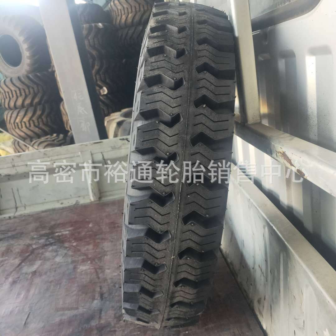载重卡车轮胎6.50 7.00 7.50 8.25-16-20 矿山越野 羊角 八角花纹