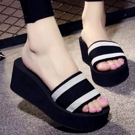 平底拖鞋;坡跟拖鞋;男式人字拖