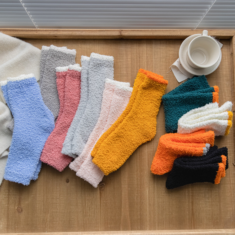 Thick Colorful Coral Fleece Knee Warmers for Autumn and Winter, Thick Knee Joint Warm Socks, Comfortable and Versatile, Perfect for Cold Legs