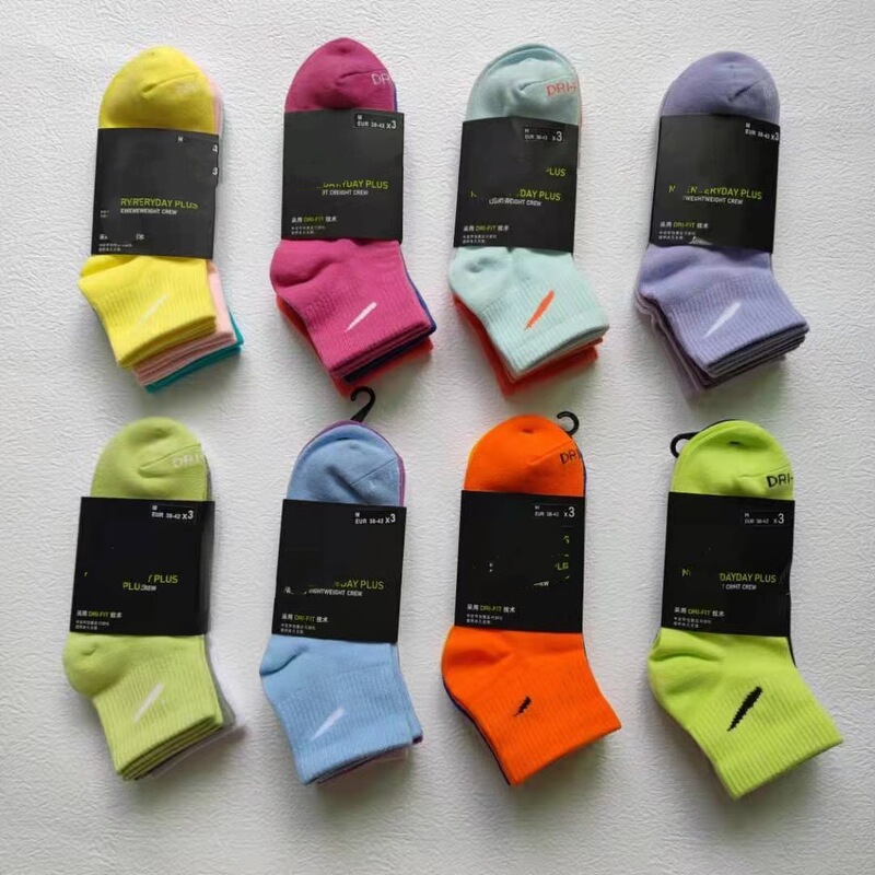 Suwannakes Socks Couple Style Colorful Mid-Tube Sports Socks Four Seasons Thin Cotton Socks Wholesale