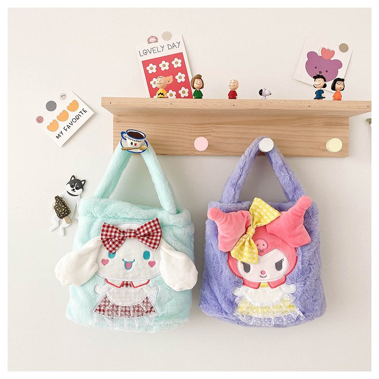Trendy children's plush bags are in fashion and popularity. Winter children's plush bucket bags, handbags, cartoon little animals, girls' street style undefined