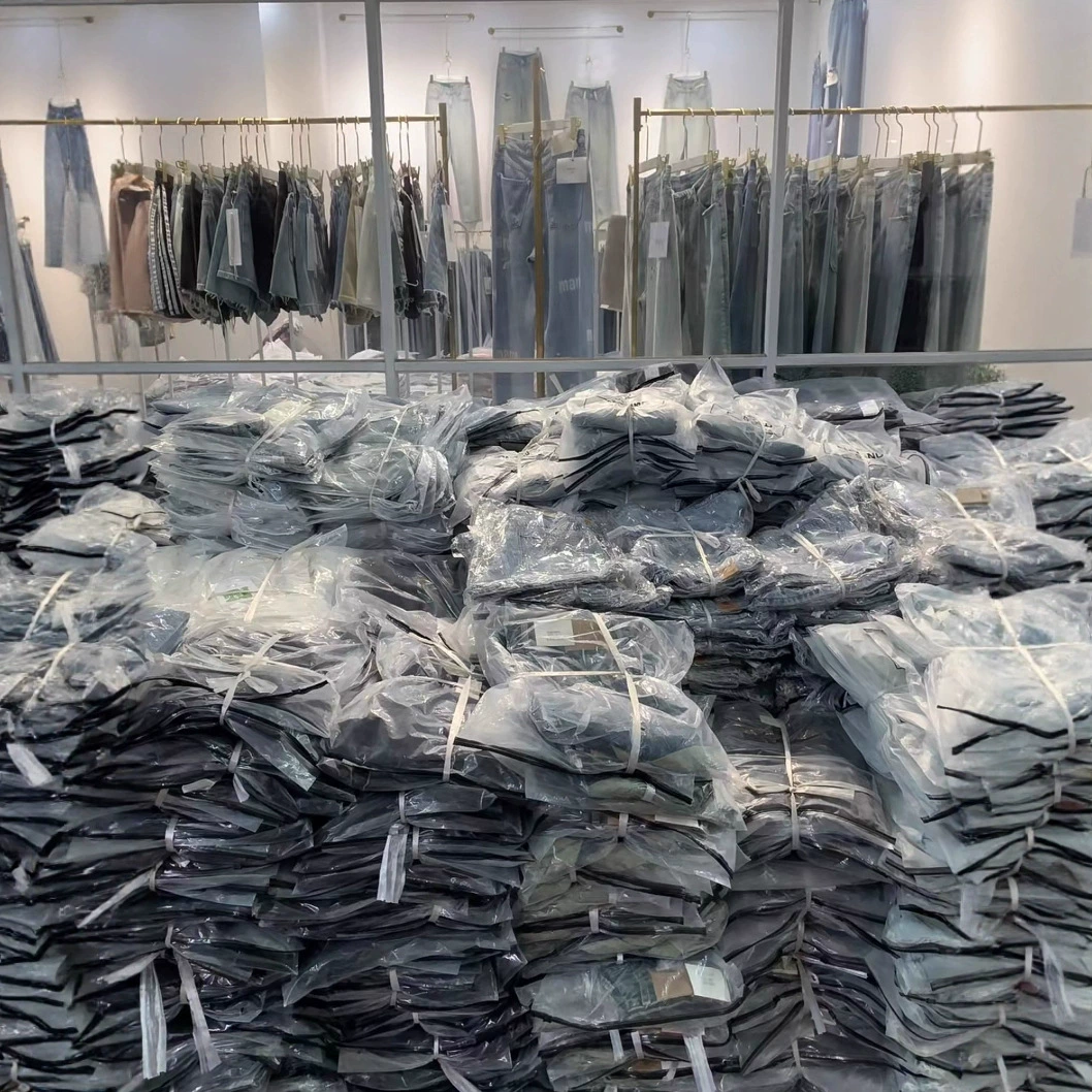 Джинсы Xintang 2025 новый стиль микро-клеш универсальные миниатюрные высокие талии узкие прямые джинсы оптом