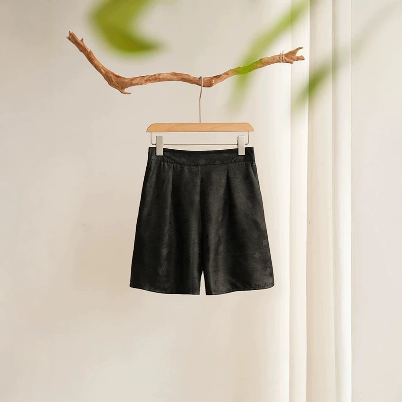 Young Style Authentic Black and Yellow Silk Shorts for Women, Versatile Black Elastic Waistband with Pockets Casual Pants Young Style Authentic Black and Yellow Silk Shorts for Women, Versatile Black Elastic Waistband with Pockets Casual Pants