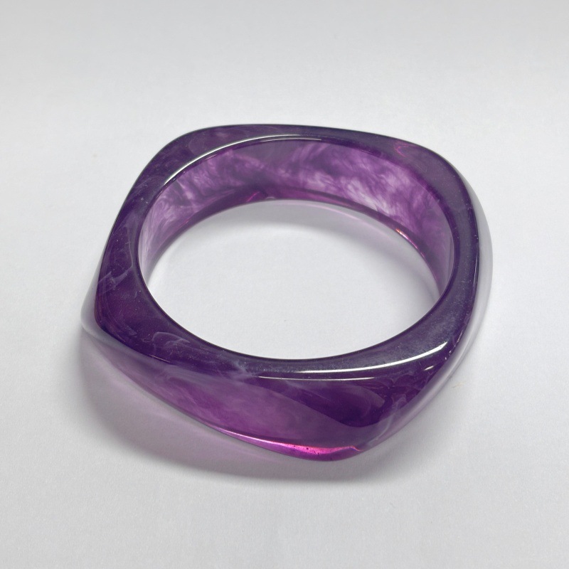 Diamond-shaped transparent purple--inner diameter 65, weight 53g