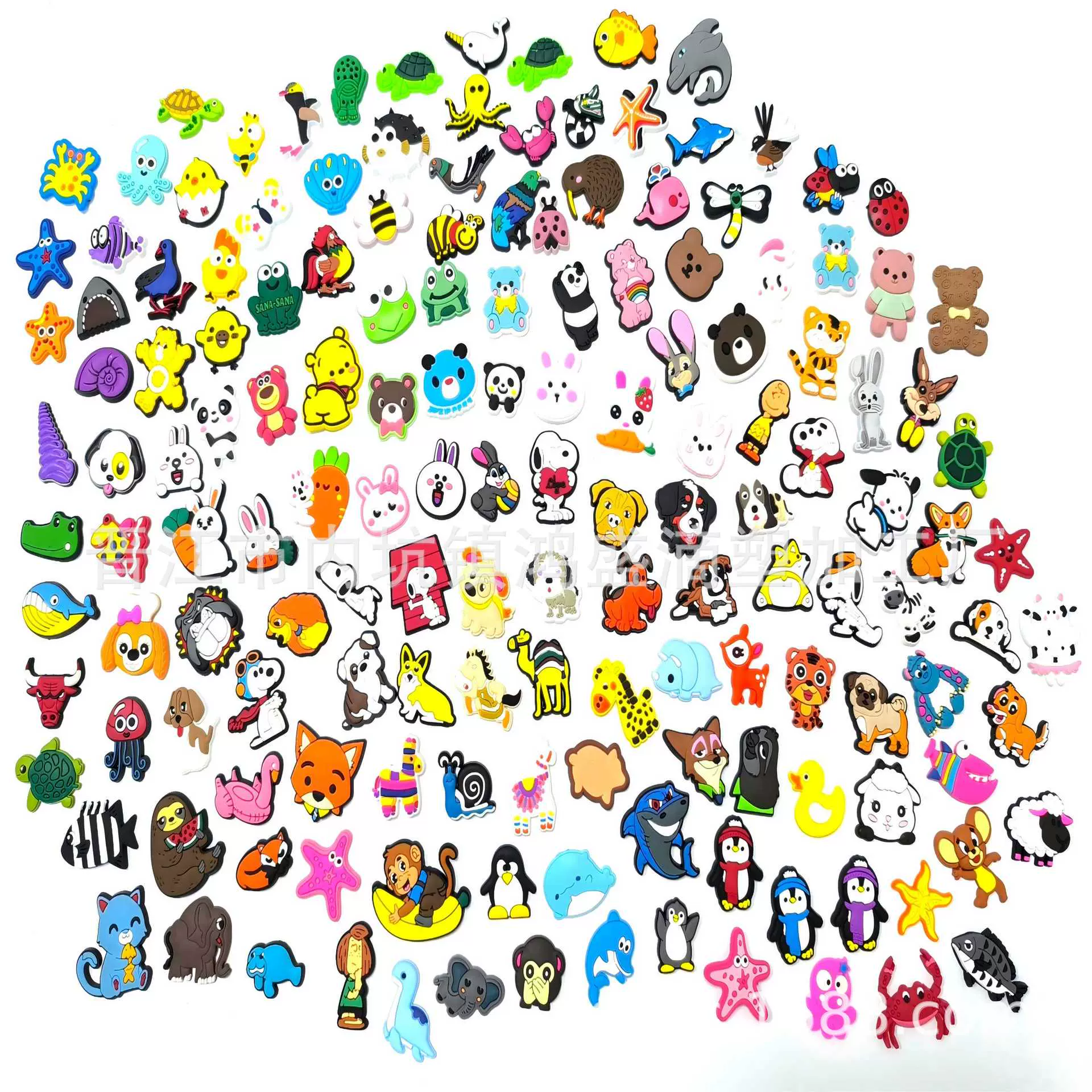 工厂直销现货跨境电商热卖可爱动物卡通鞋花洞洞鞋DIY装饰PCV软胶