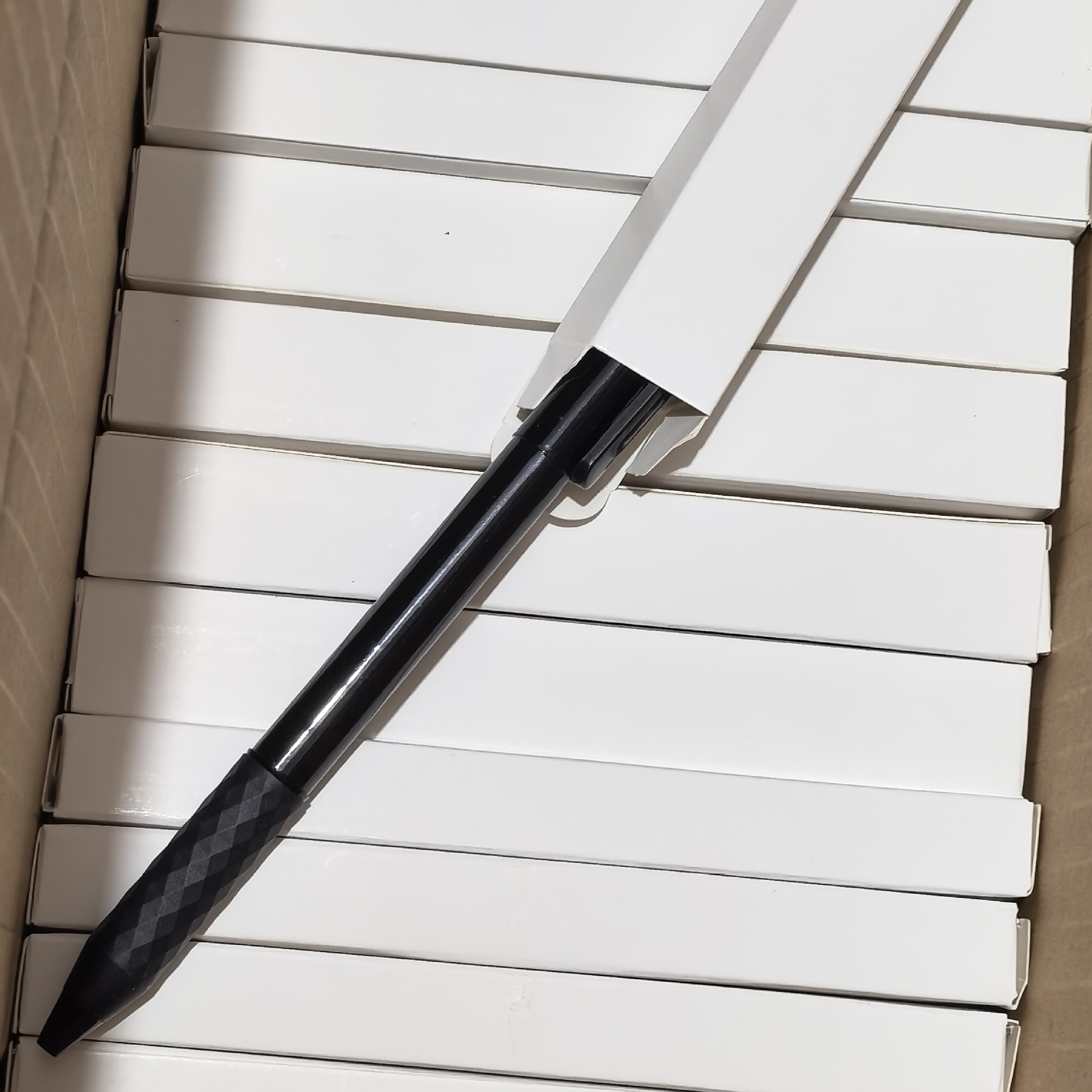 검정색 상자 포장