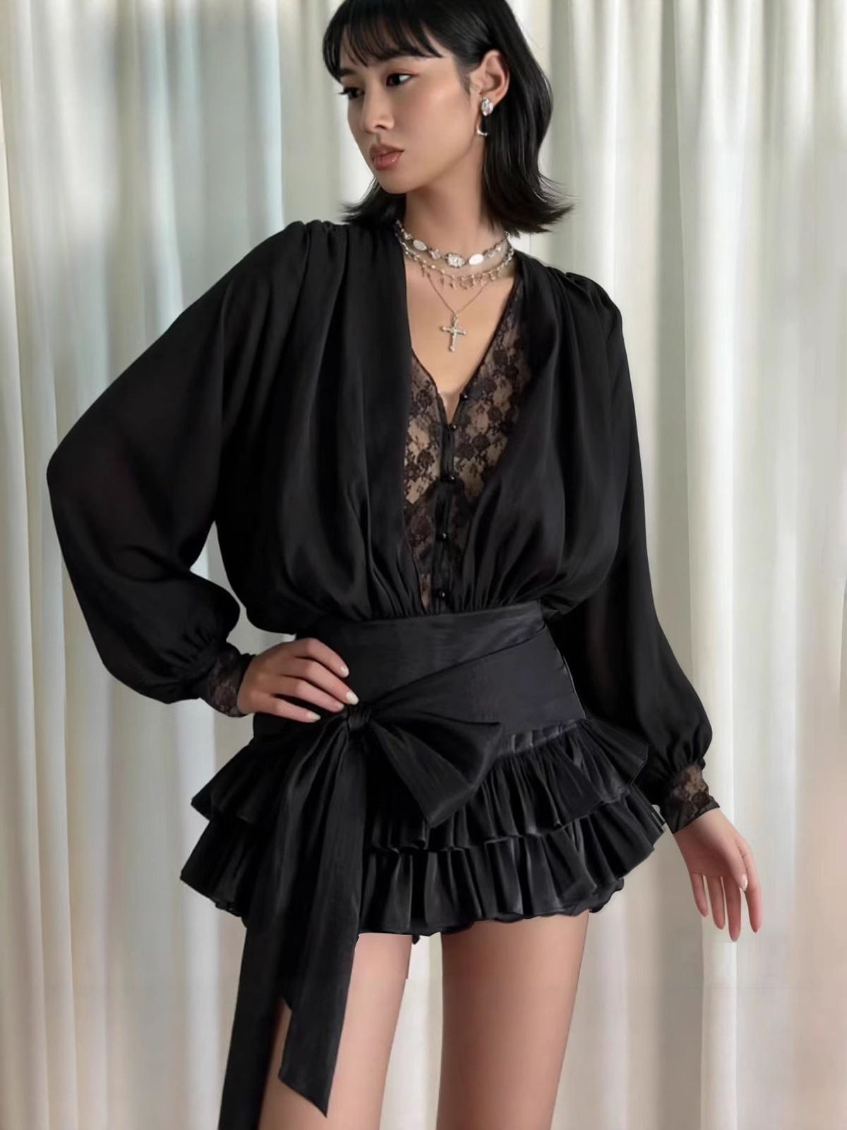 Summer lace sexy mini-skirt