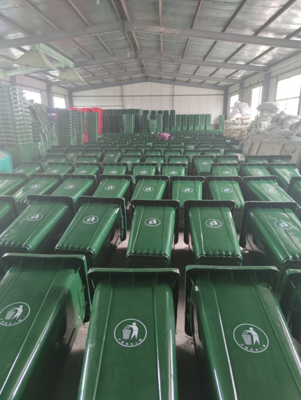 批发分类塑料垃圾桶 240升120升100升垃圾桶 户外垃圾箱 现货供应