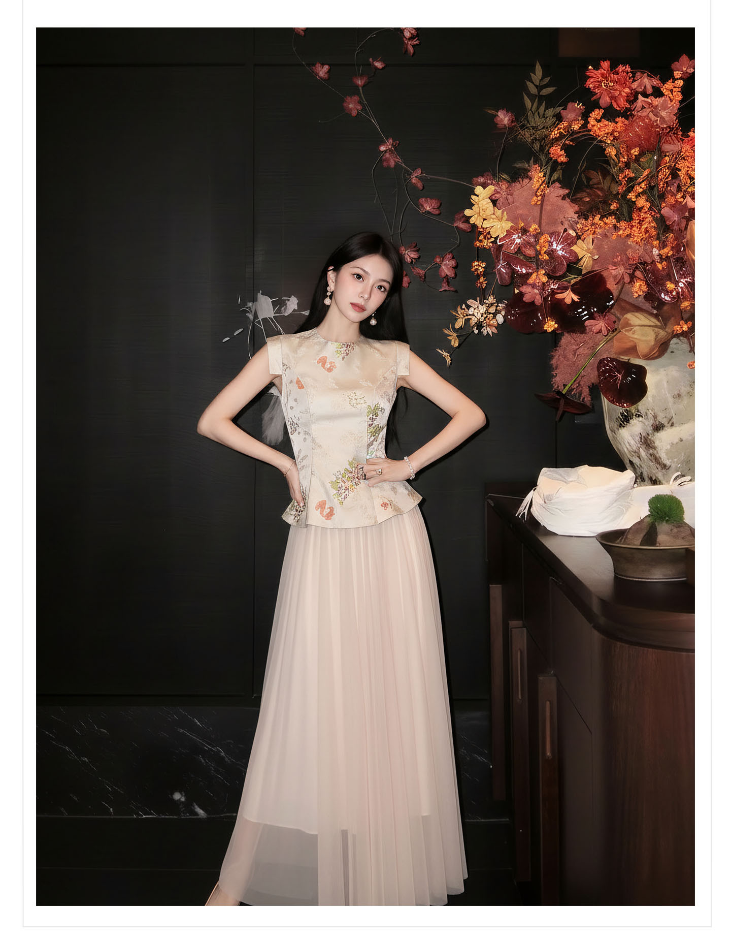 Bộ áo vest gile và chân váy lưới thêu hoa phong cách tân cổ điển — bộ đồ, nửa váy, Áo khoác màu mơ chi tiết 11