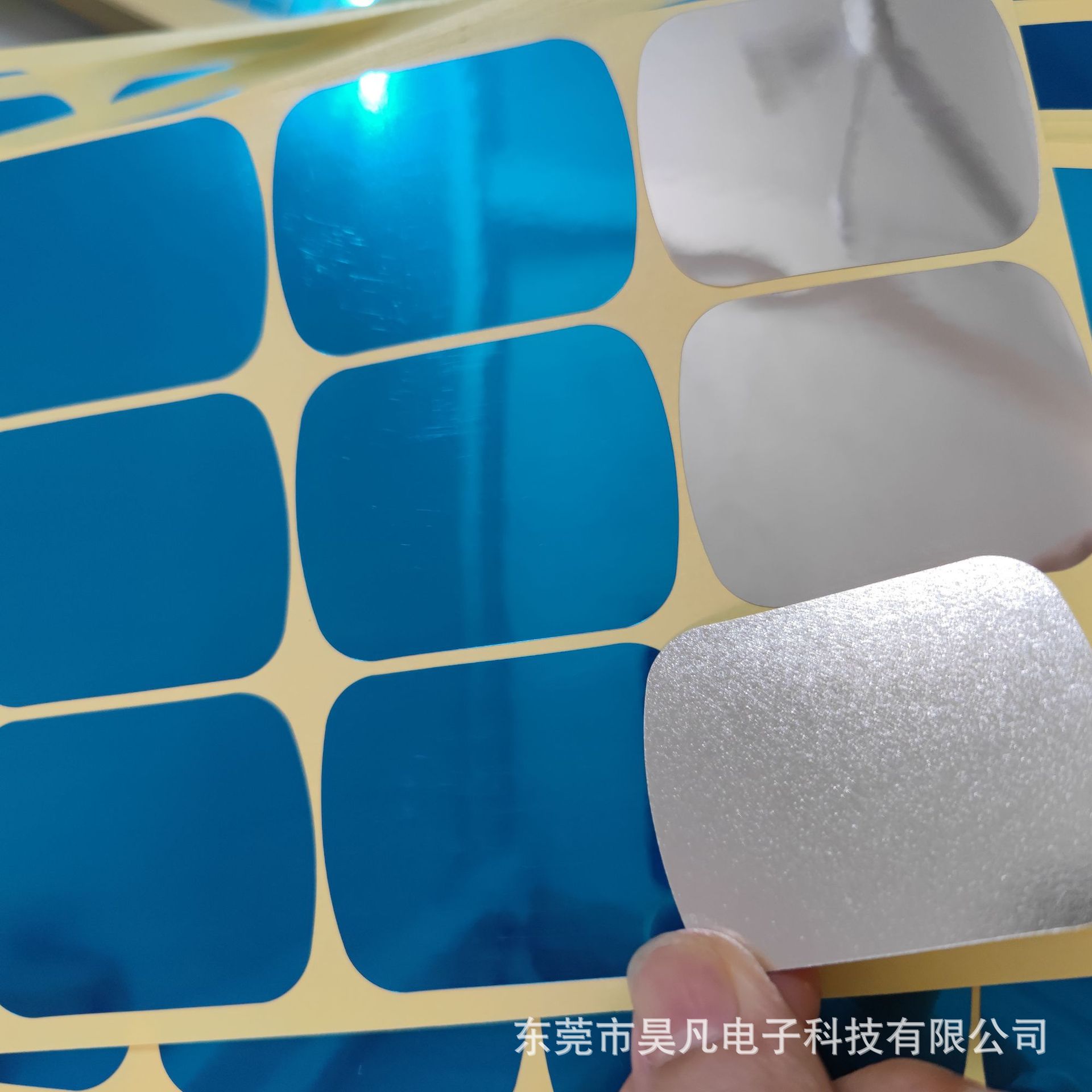 东莞定制PET银色镜面膜 厂家定做灯具灯箱自粘反光片PC反光镜子膜