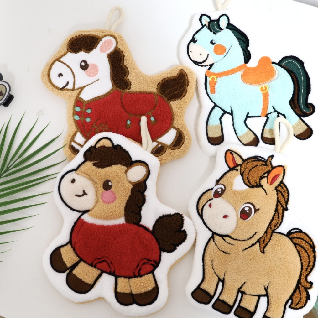 新款小马挂式擦手巾珊瑚绒卡通造型厨房卫生间家用挂式小毛巾手帕