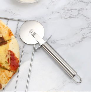 Wholesale Stainless Steel Pizza Cutter Kitchen Gadgets Cake Baking Cutter Cake Knife Roller Pizza Cutter Thin Crust