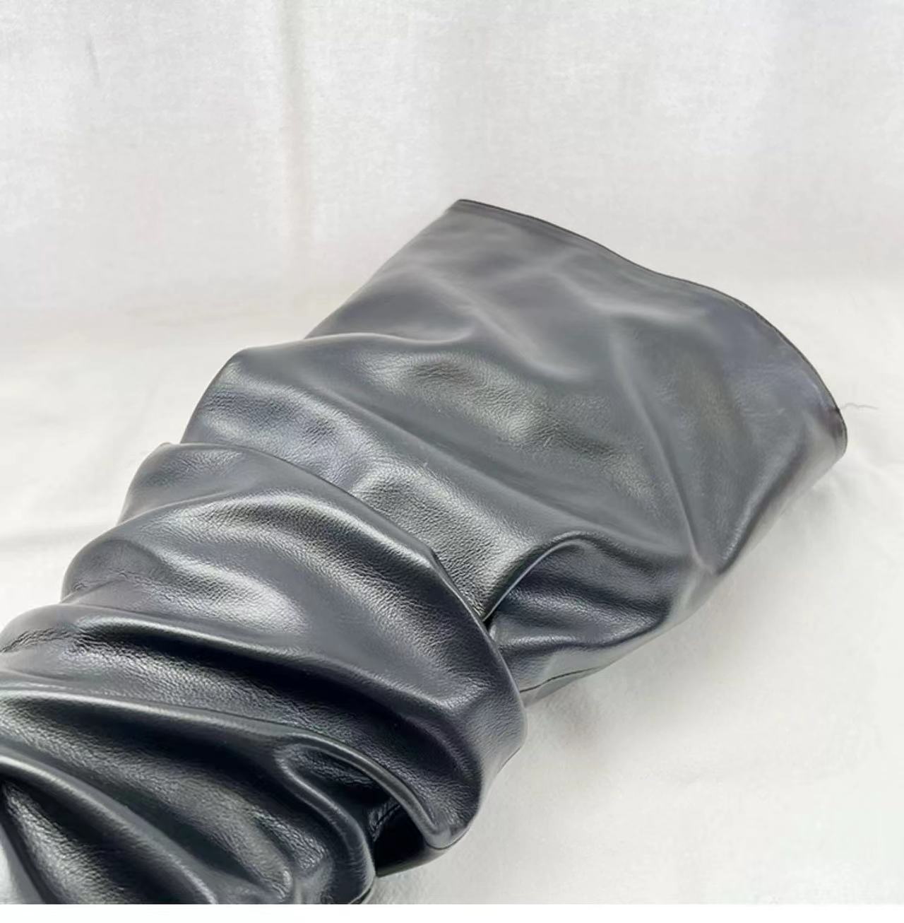 Teravatipulised volditud kõrged saapad, naiste hipsterlikud kitsad saapad, kõrged kontsad põlvest kõrgemal_voghion.com