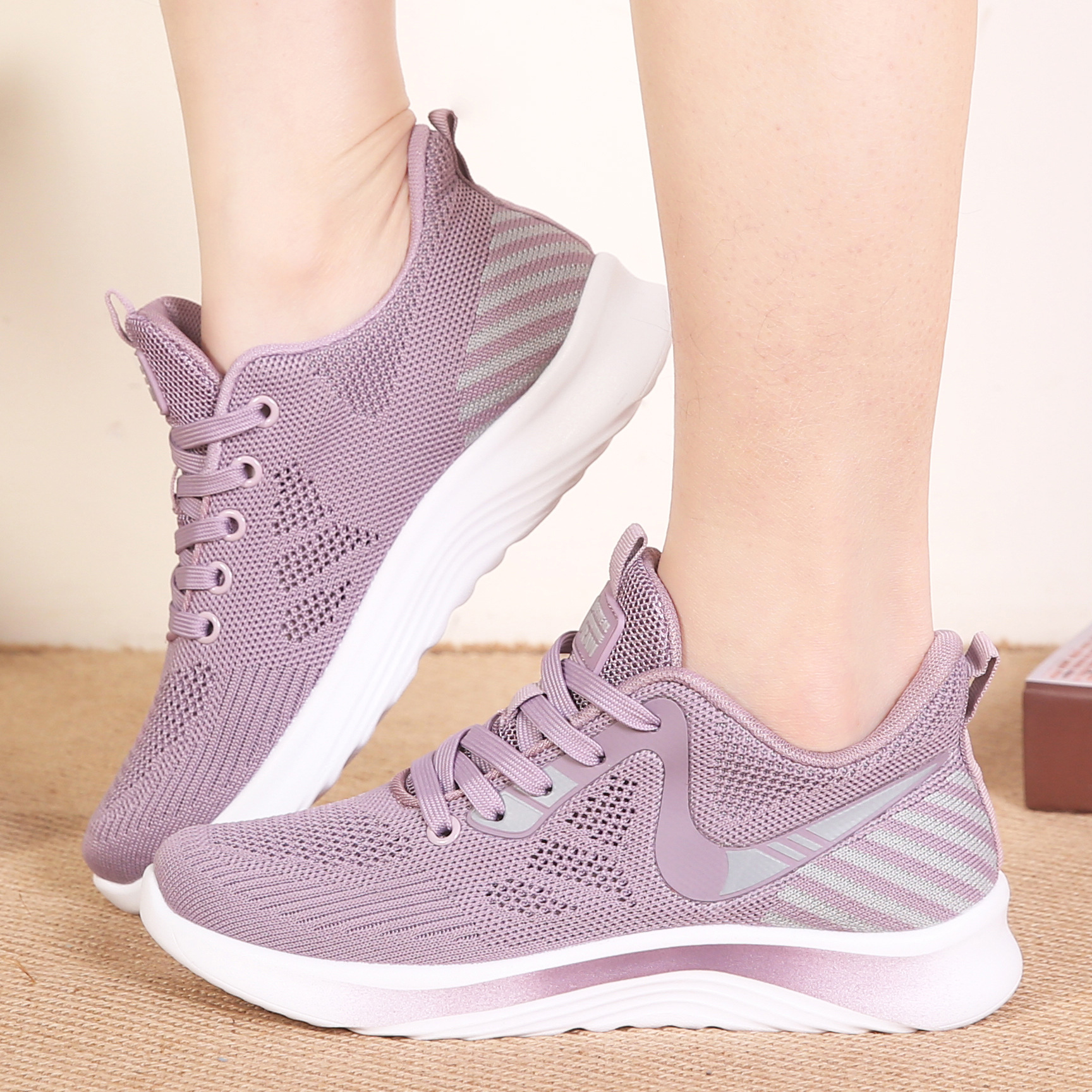 Spring and Summer round toe mesh women's casual single-layer shoes front lace mesh shoes breathable casual sports women's shoes mom shoes