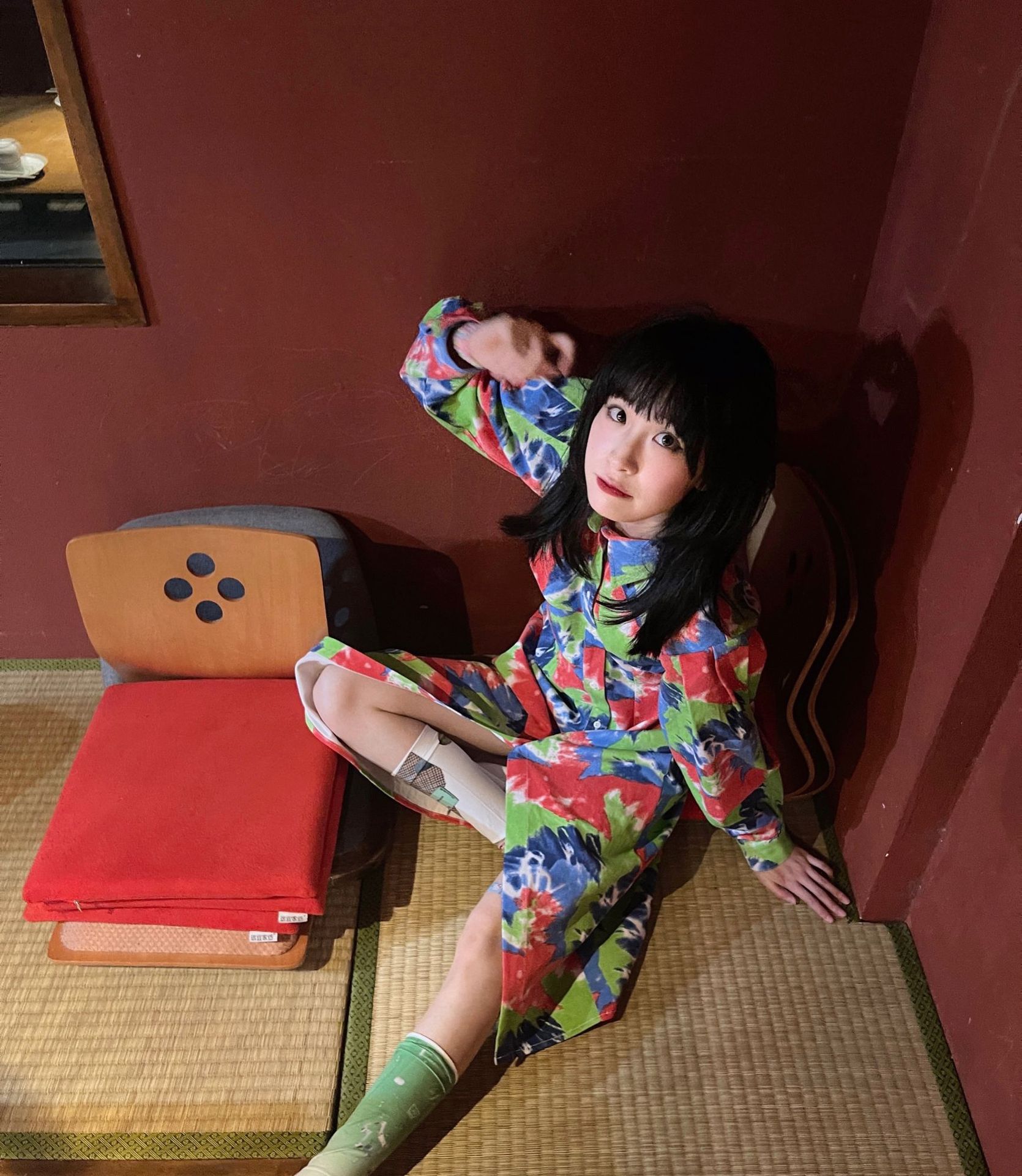 2024 Early Spring New Retro Modern Personalized Handsome Graffiti Print Mid Length Windbreaker_voghion.com