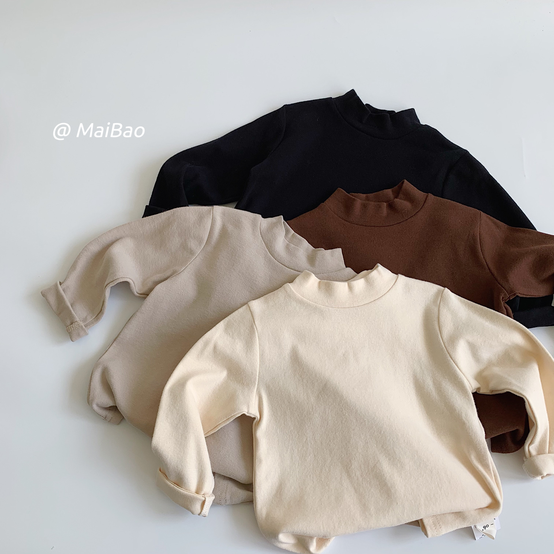 Camisa de fondo para niños Maibao 2024 Nuevos productos de invierno Niños y niñas Cuello medio alto Top de color sólido Ropa para niños Ropa de fondo de todo fósforo