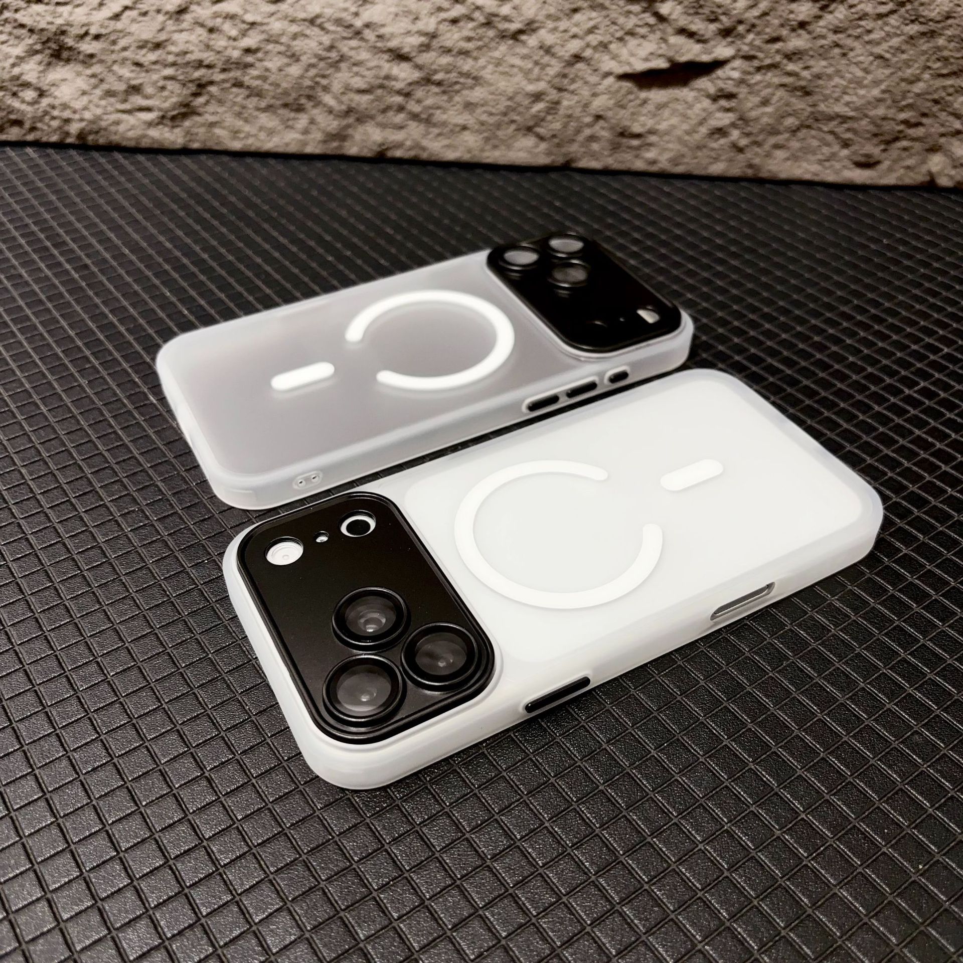 Funda Magnética para Celular para iPhone 17 / 18 Pro, PC, Mate, Anticaídas