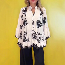 现货跨境女装亚马逊热销上衣复古民族风刺绣宽松法式v领泡泡袖女