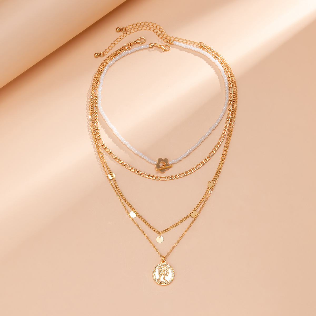 Collier avec pendentif en forme d'étoile en perles et perles artificielles de style métal_voghion.com