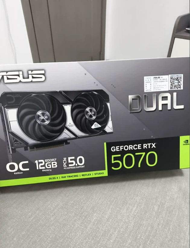 适用于华硕RTX 5070 12G台式电脑电竞游戏显卡 TX-RTX 5070-O12G