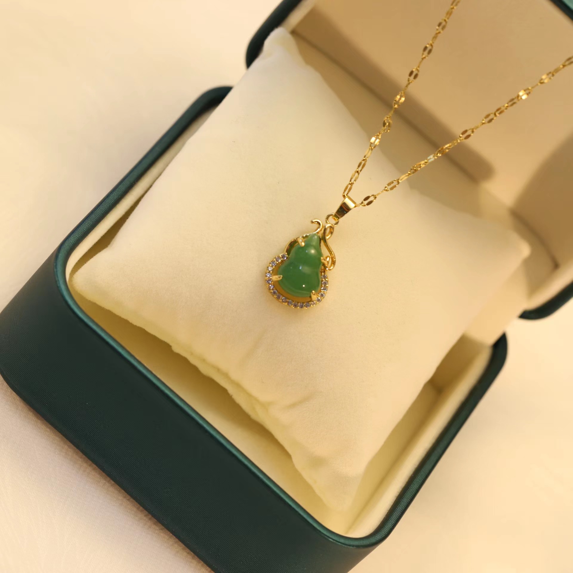 Fashion Heart Shape Titanium Steel Inlay Zircon Pendant Necklace 1 Piece