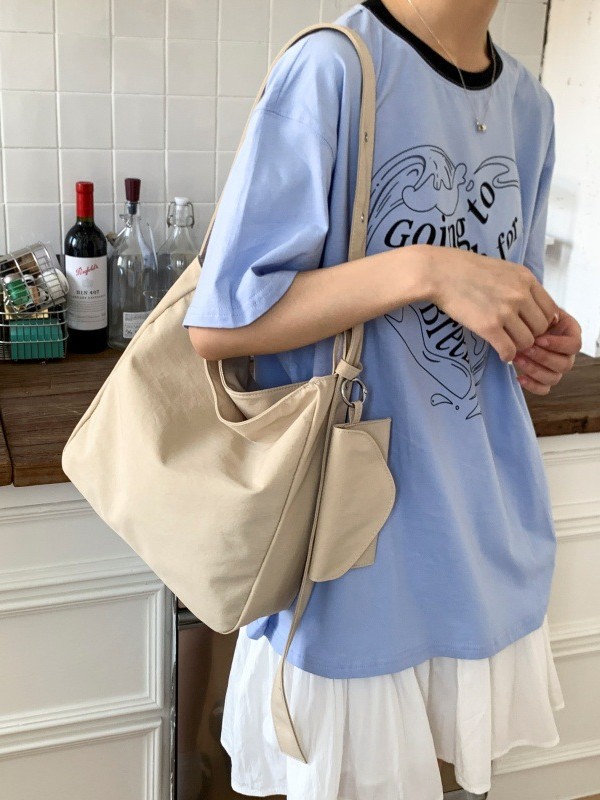 Bolsos para mujer 2025 nuevo bolso de color sólido de moda de moda Bolso de mensajero de un solo hombro de viaje casual de alta capacidad