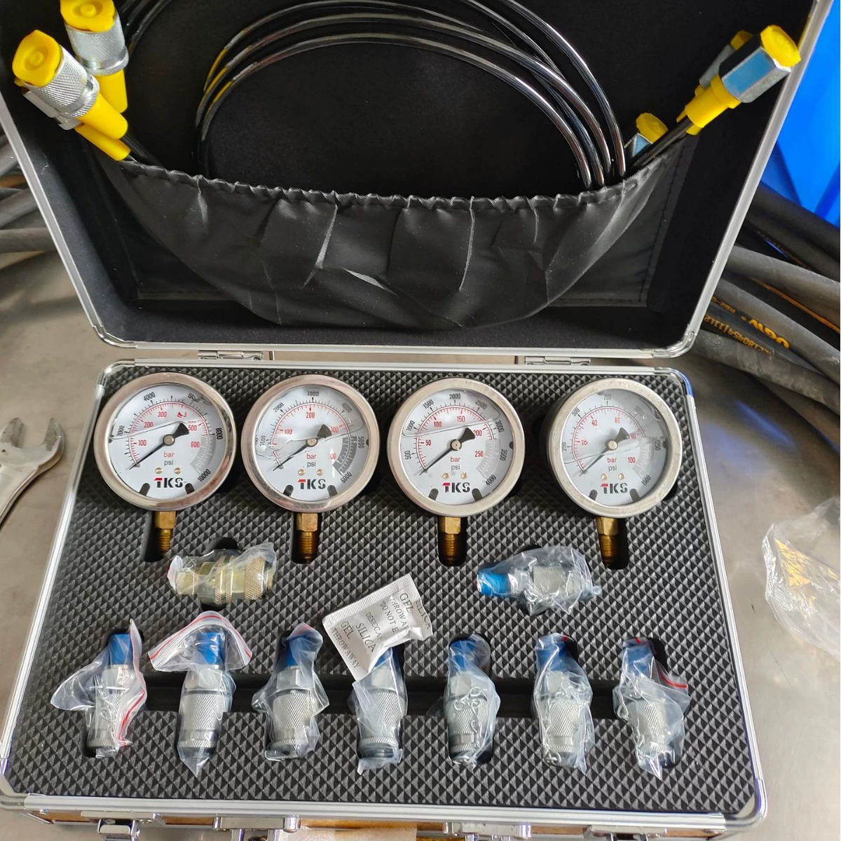 Фабрика оптом инструменты экскаватор манометр четыре метра девять-головка золотой детектор давления костюм