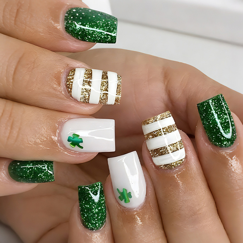St. Patrick's Day Chinese-Style Manicure Green and Gold Sparkling European and American Simple Nails 24 Pieces Removable Nail Tips Wholesale St. Patrick's Day Chinese-Style Manicure Green and Gold Sparkling European and American Simple Nails 24 Pieces Removable Nail Tips Wholesale
