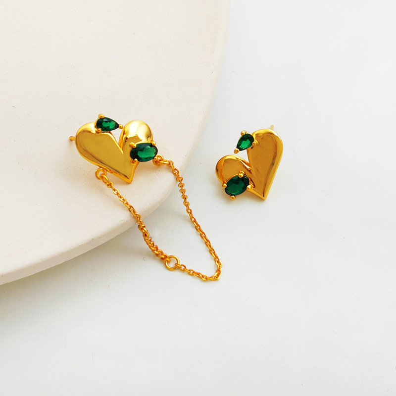 Fashion Heart Shape Copper Asymmetrical Plating Inlay Zircon Ear Studs 1 Pair