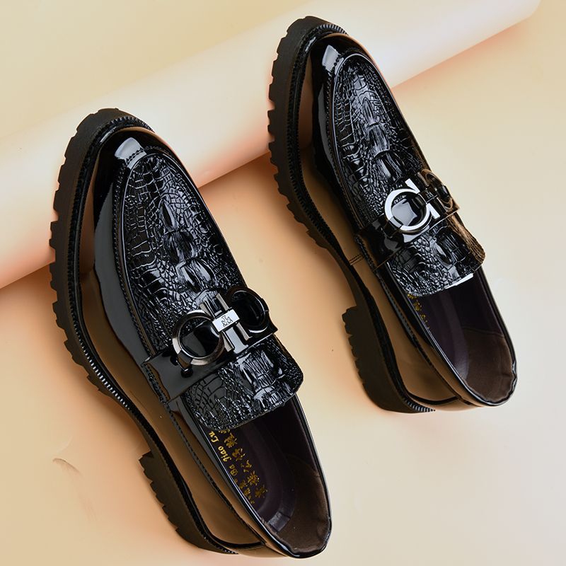 특허 가죽 신발 남자 밝은 가죽 올매치 캐주얼 비즈니스 두꺼운 밑창 남자 하이 엔드 슬립 온 DOUDOU LOAFERS 남자 여름