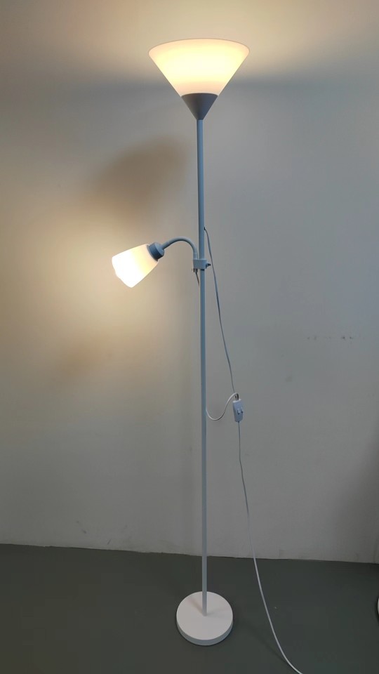 Double-headed, double-switch floor lamp - new cross-border e-commerce product