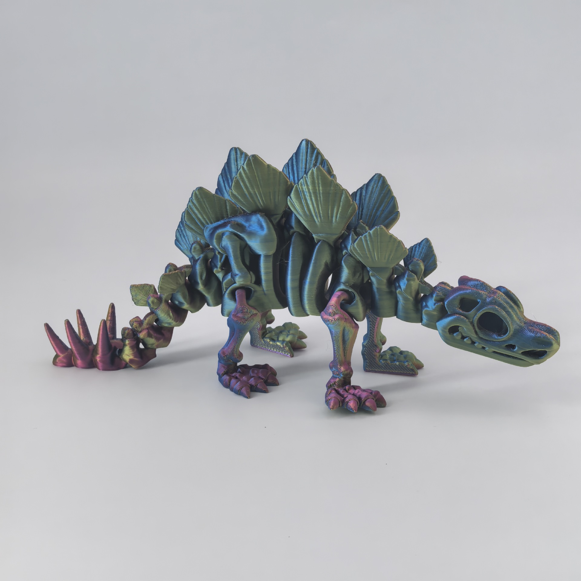 스테고사우루스-레드 골드 블루