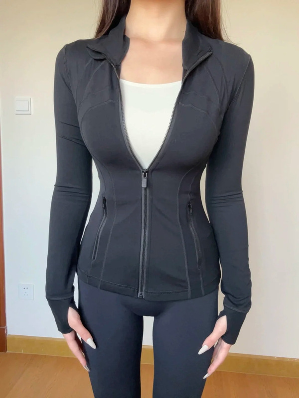 スポーツの女性の金のジッパーのシリーズのヨガの服の女性のジャケットの通気性のスポーツの上着の長袖のフィットネスの服のコート|undefined