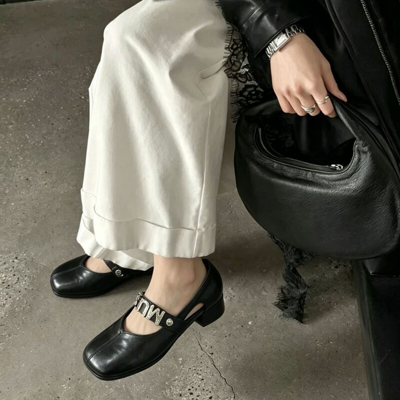 Mango Toe Oil Wax Genuine Leather Hollow Out Closed-Toe Chunky Heel Sandals for Women 2026 Summer Metal Letter Mary Jane Mid-Heel Shoes