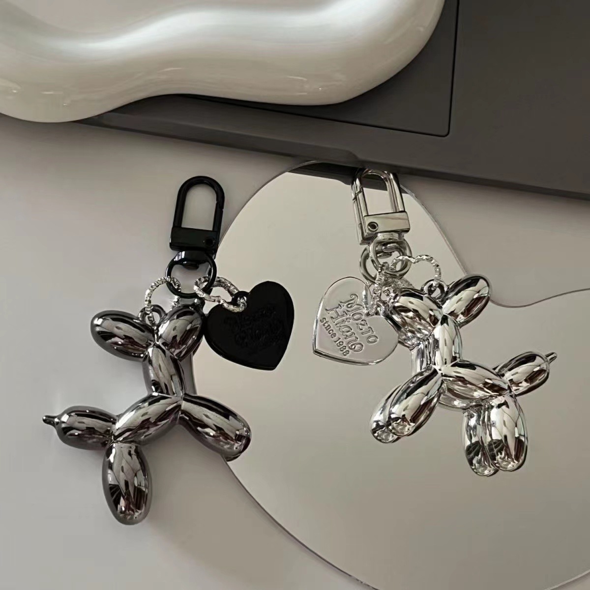 Perro de globo llavero pareja llavero nicho personalidad bolsa colgante negro cool mujer colgar regalo de cumpleaños