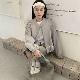 女式皮衣;女式马甲