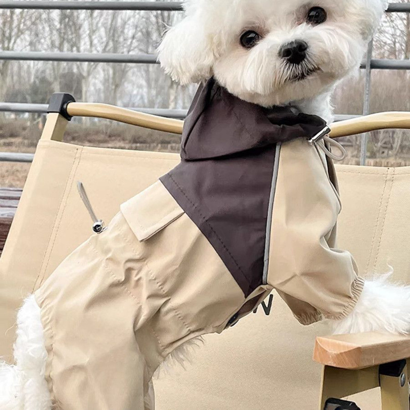 Pet raincoat, waterproof four-legged workwear, color-blocked windproof jacket, stylish dog coat, available for wholesale starting from one piece