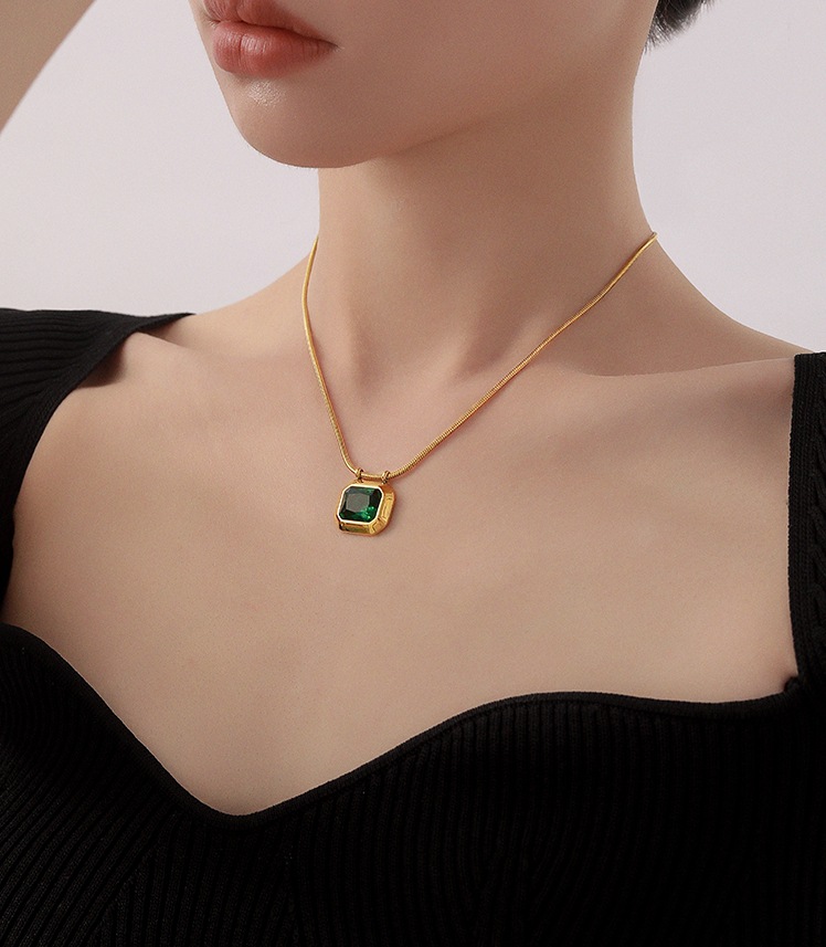 Retro Geometric Titanium Steel Inlay Artificial Gemstones Necklace 1 Piece