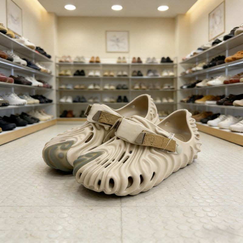 Fingerprint-Patterned Men's White Slip-On Shoes, Same Style as Bai Jing, Outdoor Water-Resistant, Non-Slip, Wear-Resistant, Fashionable Beach Sandals Fingerprint-Patterned Men's White Slip-On Shoes, Same Style as Bai Jing, Outdoor Water-Resistant, Non-Slip, Wear-Resistant, Fashionable Beach Sandals
