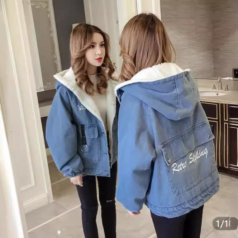 Denim short down jacket, oversize, warm padded coat with fur collar, summer style