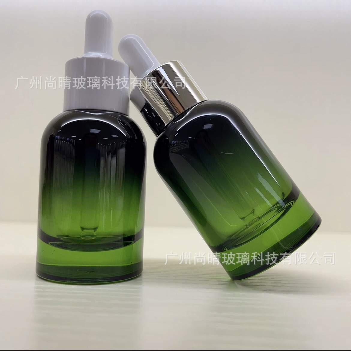 Esencia de fábrica sub-botella 30ml bomba de gota de presión prismática botella de aceite esencial botella cuentagotas bomba de gota giratoria botella de vidrio