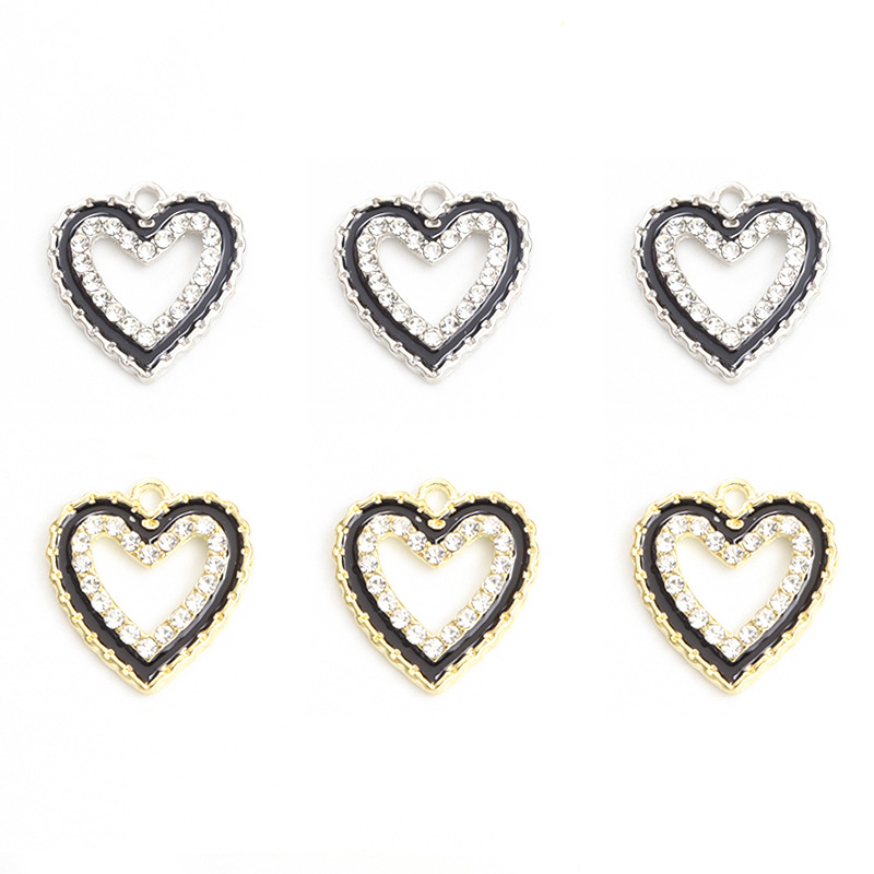 Retro fashionable pendant heart-shaped