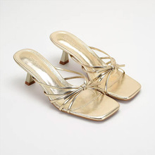 ��ɫ���| 2026�¿��ļ��������������и����^�⴩�ճ���Ь��ЬŮ