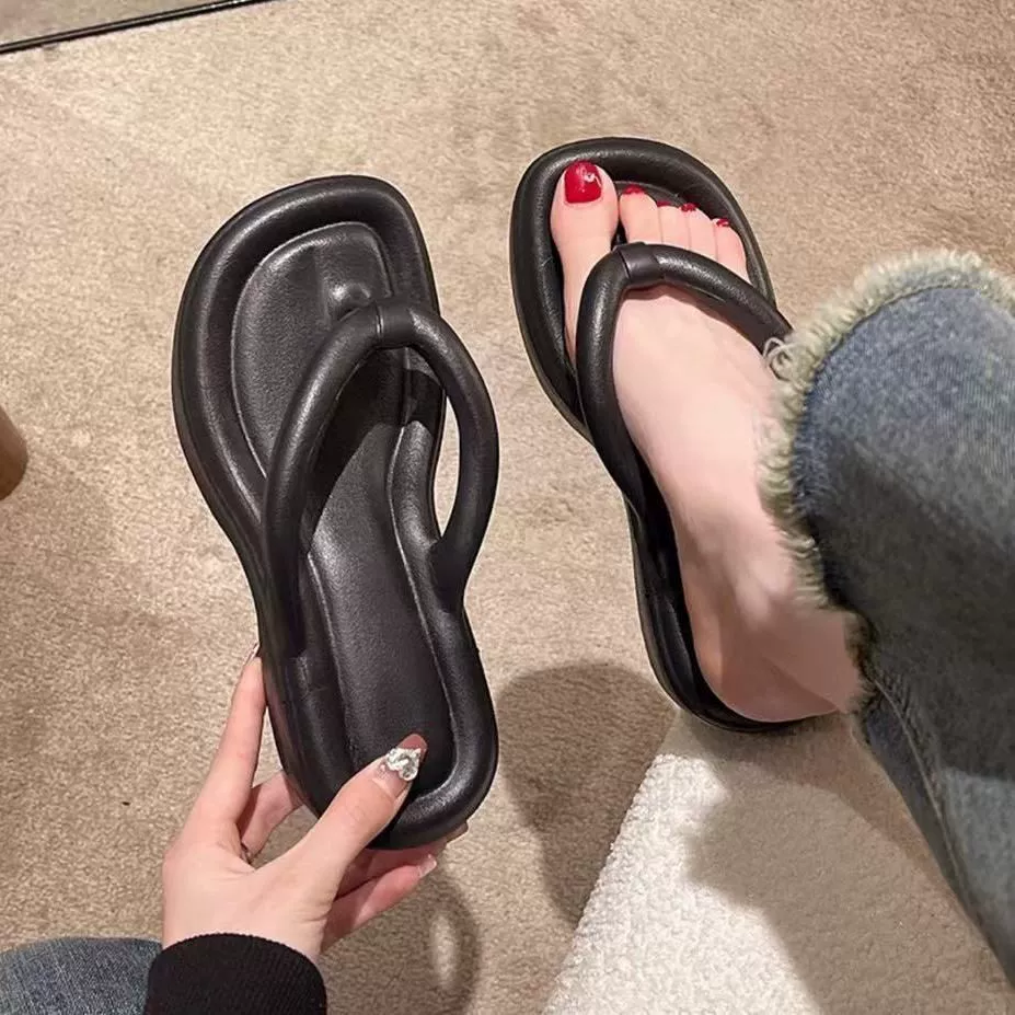 Summer flip flops, non-slip universal slippers, soft sole